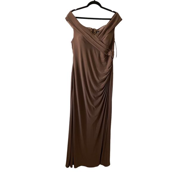 LA Femme Brown Taupe Cocoa Ruched Stretch Jersey Column Gown Womens 14 - Picture 2 of 15